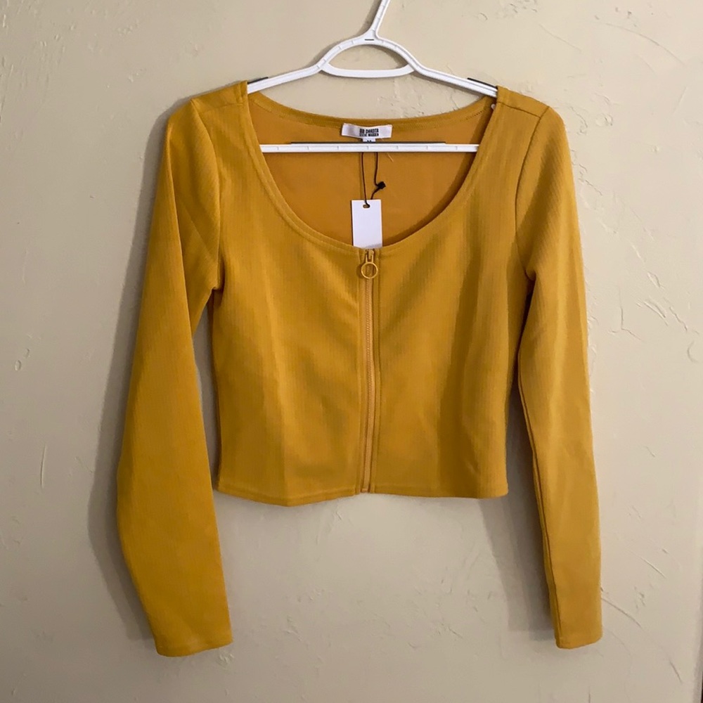 Steve Madden yellow tee
